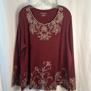 Draper’s & Damon’s Stunning Embroidered Top